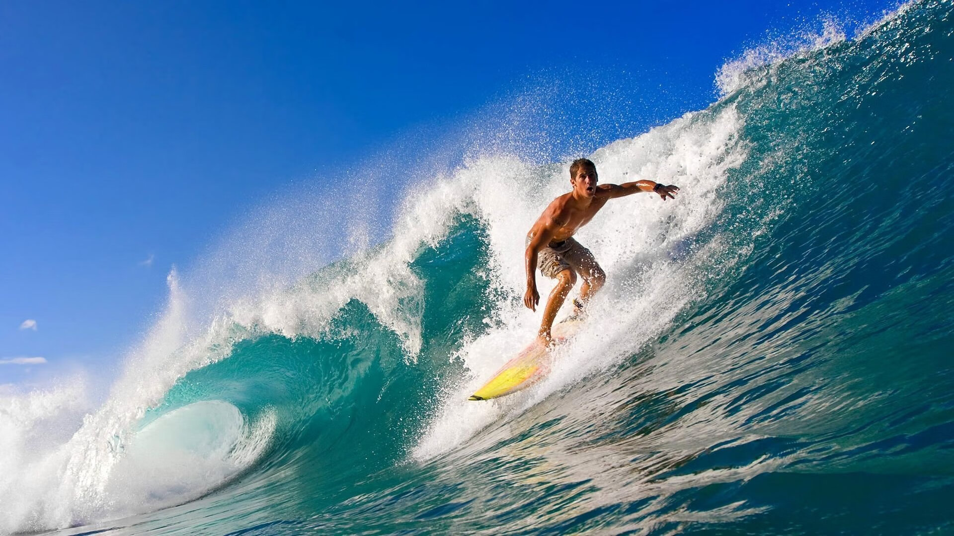 跨界主宰，当雄鹿轻取火箭，德罗赞在F1赛道接管比赛