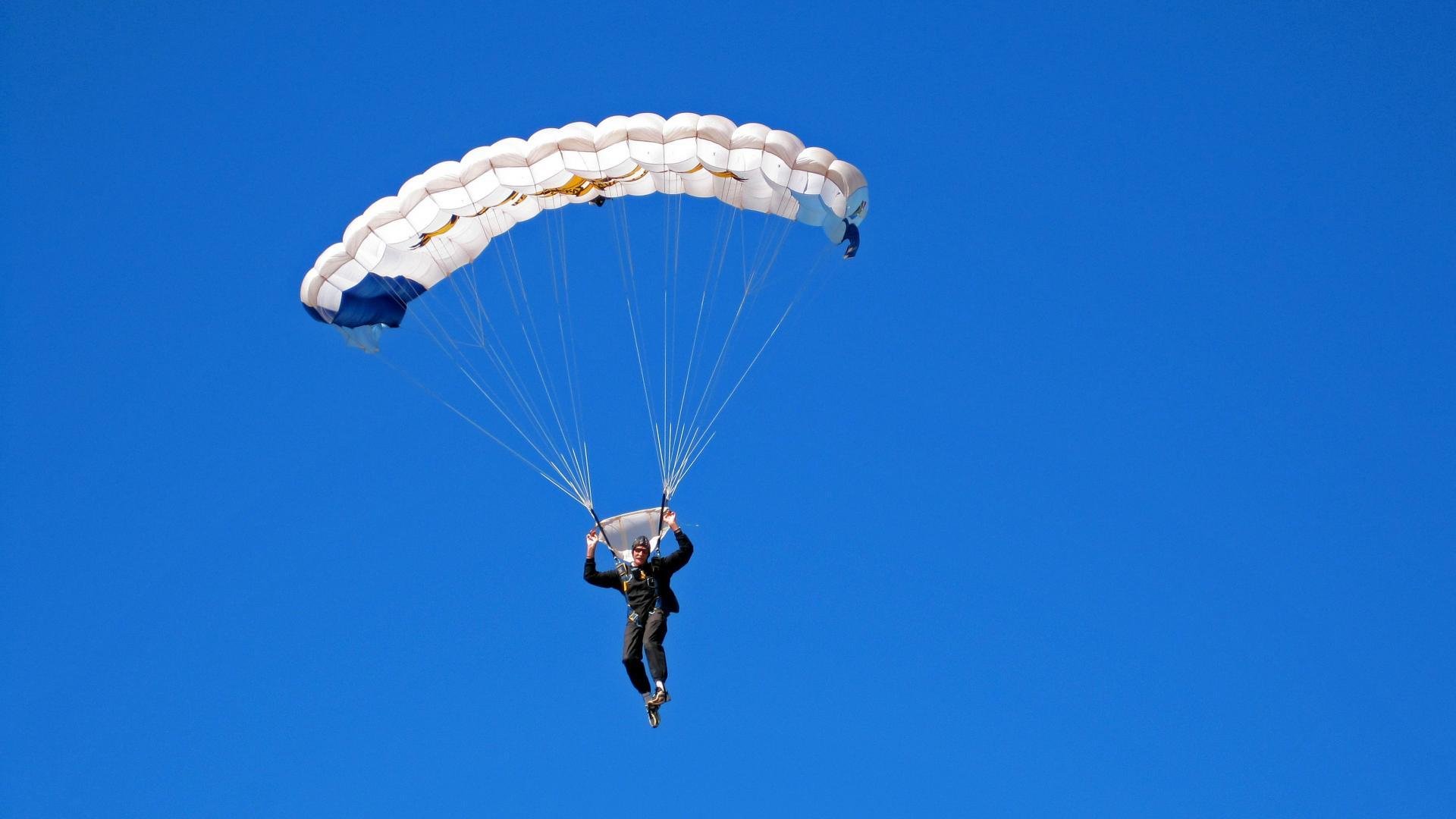 英超争冠之夜，穆勒攻防两端的统治艺术，一场定义时代的表演