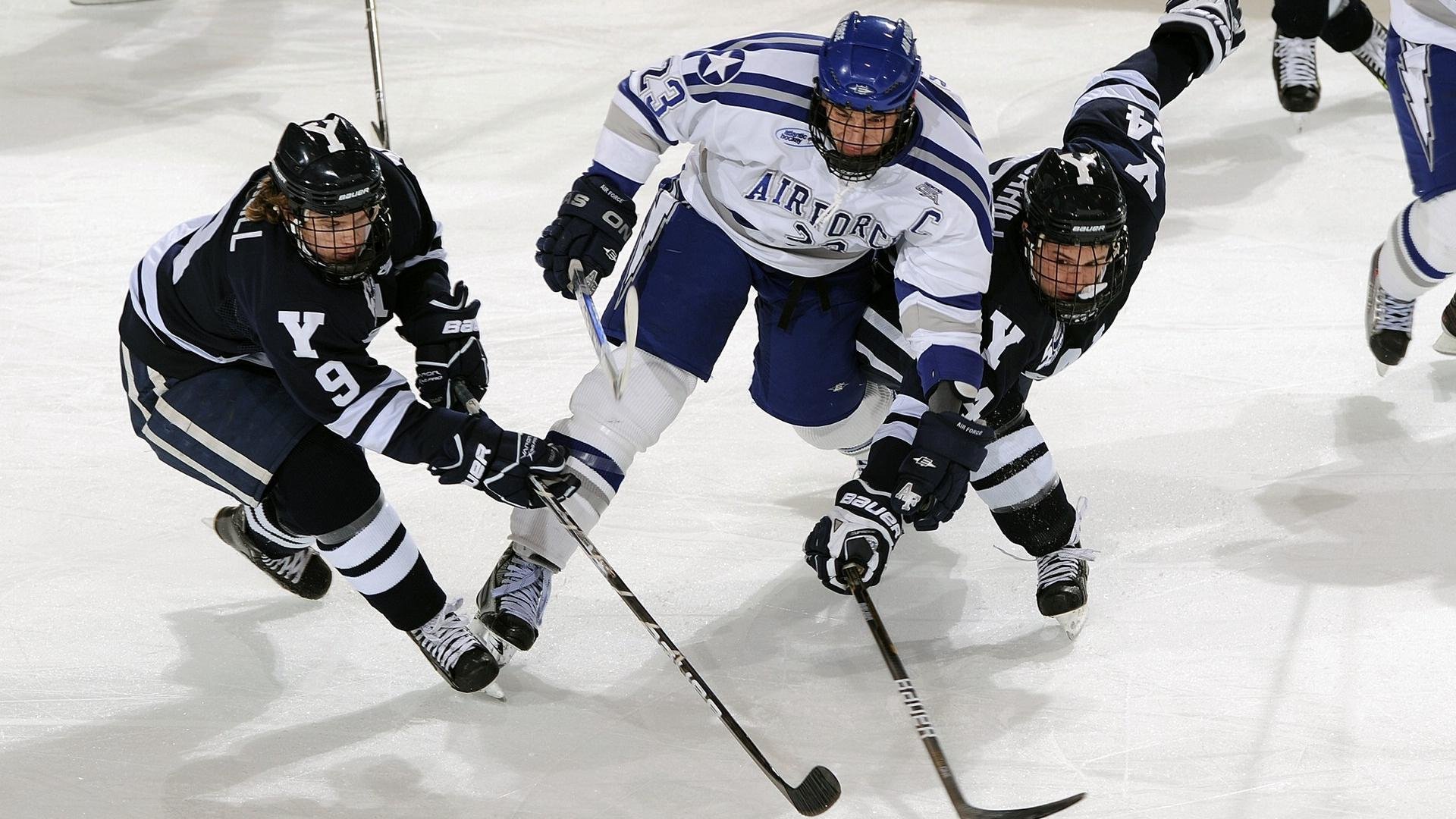 欧文进攻端无人可挡，鹈鹕主场粉碎猛龙